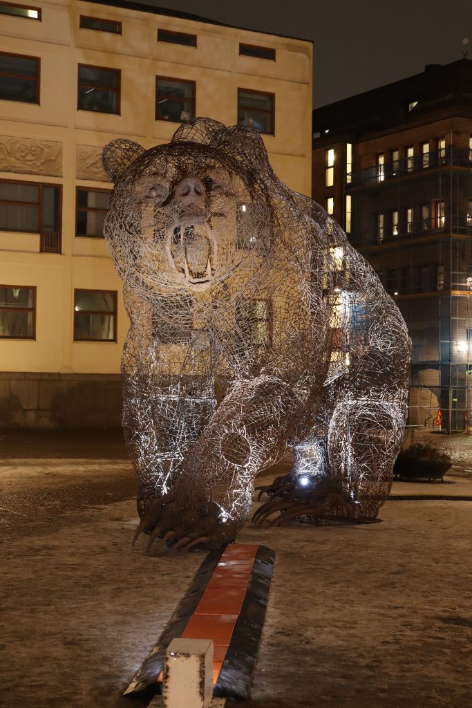 Svensk björn i Göteborg, Gustav Adolfs torg